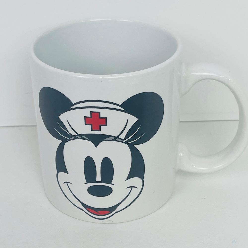 Disney Mug Minnie Mouse Best Nurse Ever White 20 oz Silver Buffalo Excellent